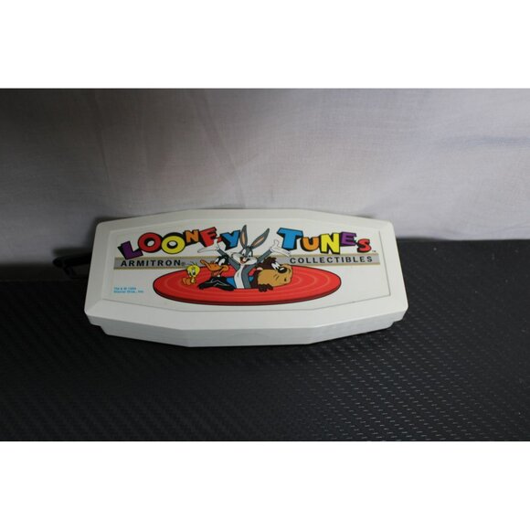 Looney Tunes Armitron Collectibles Pocket Watch - Picture 2 of 6